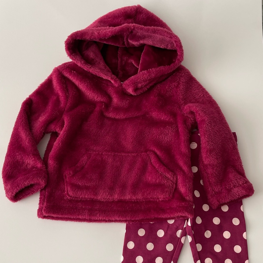 NEW! The Children’s Place Baby Girl Outfit (12-18mts)